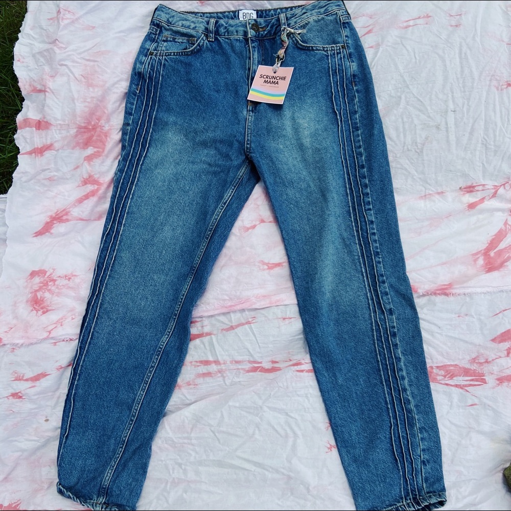 BDG MOM JEANS